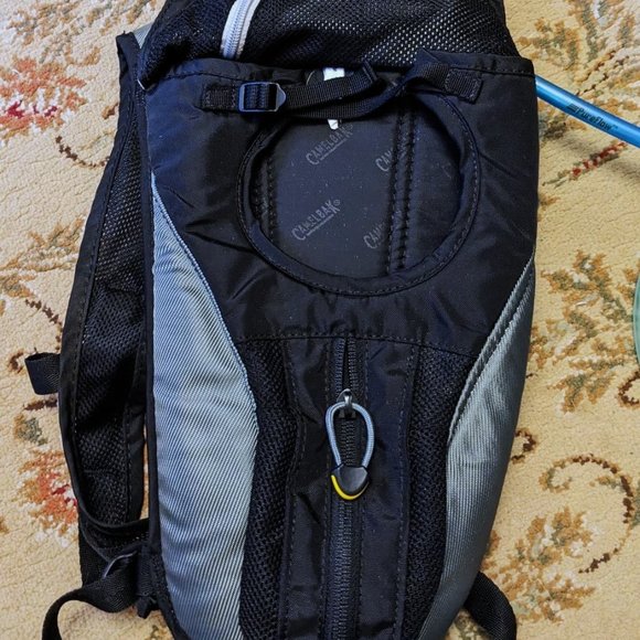 Camelbak Siren Hydro Backpack 1.5L / 50 Oz, Black/Silver/Gray - Picture 7 of 7
